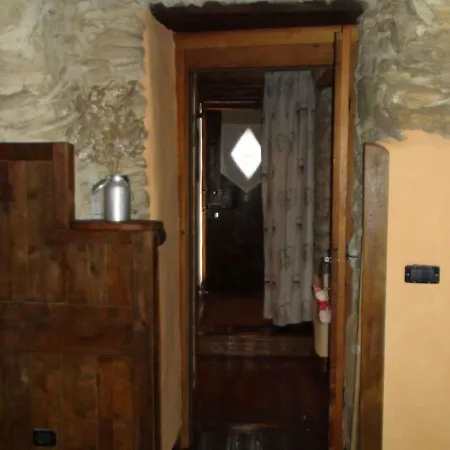 Le Petit Chateau De Vetan Cir 0023 * Saint-Pierre